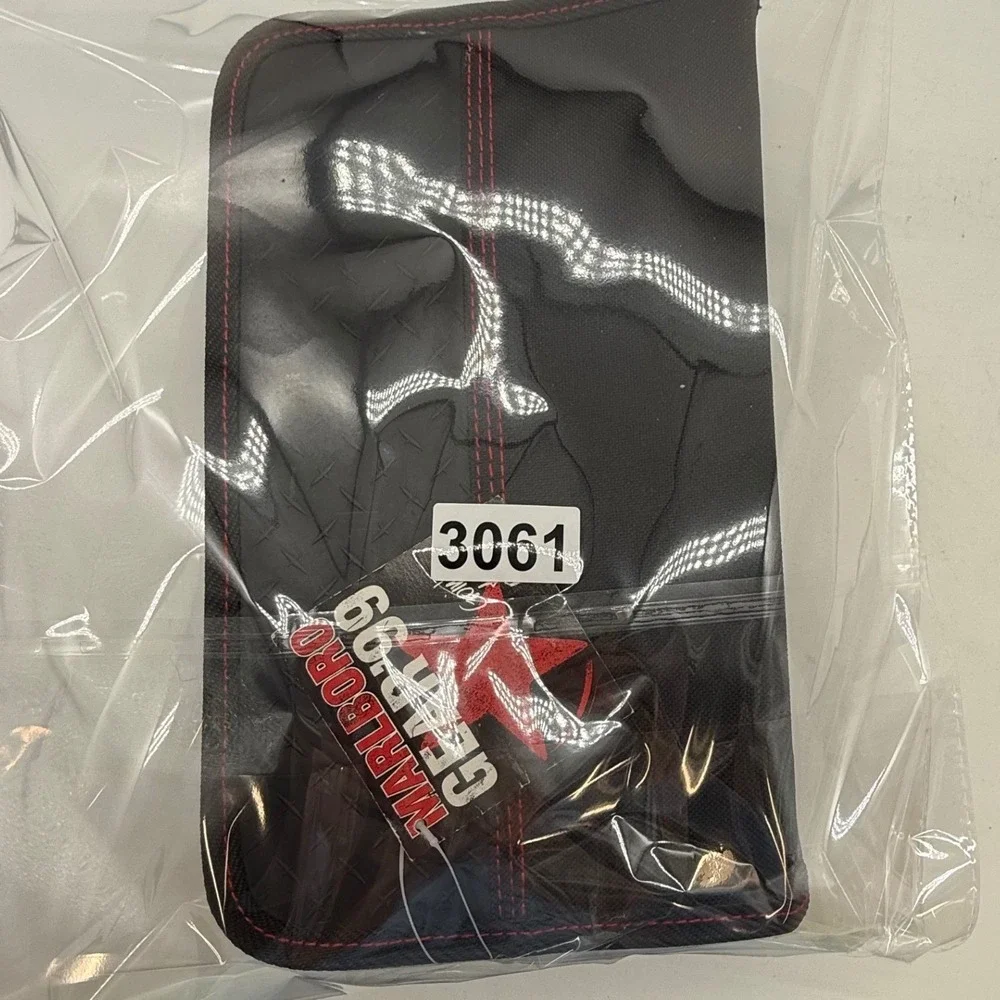 Vtg Marlboro Gear 99 unopened poker chips Zippered Organizer  Case‎ no cards